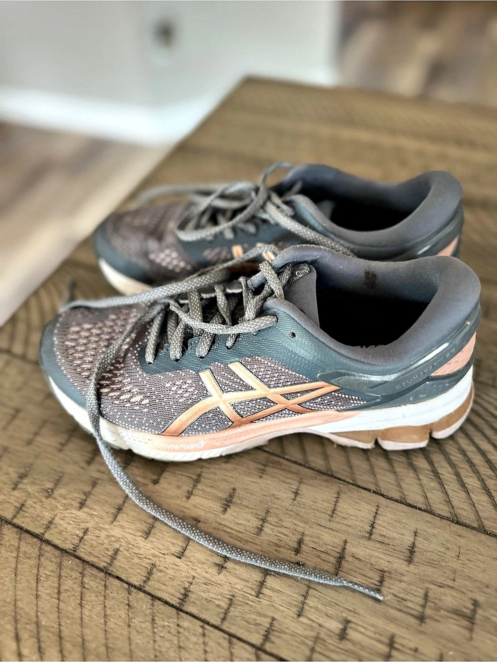 Used and well worn women’s ASICS GEL-Kayano 22 Athletic sneakers